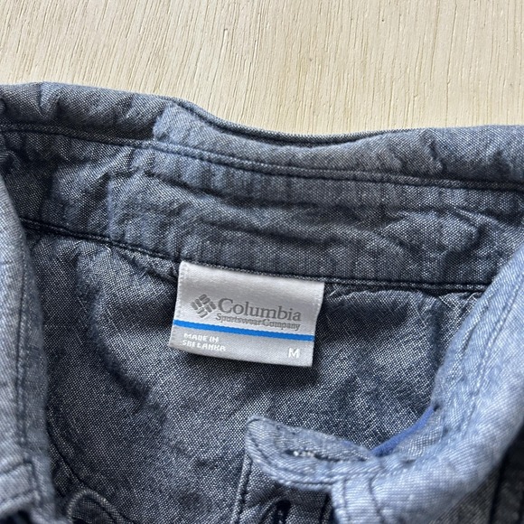 Columbia Polo Shirt Mens Medium Blue Chambray Collar Cotton Short Sleeve Casual - Picture 3 of 7